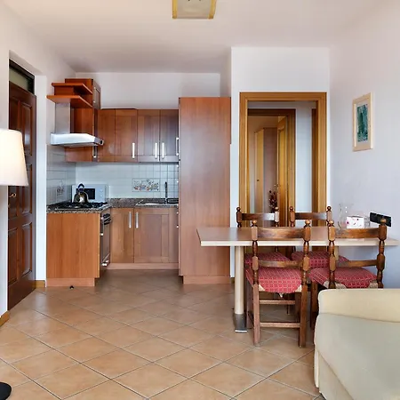 Besass, Gtsgroup Aparthotel 5*