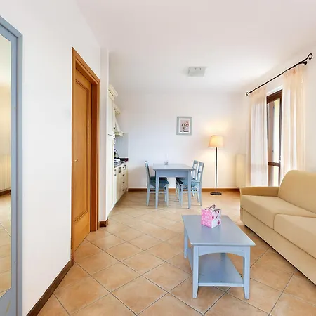 Besass, Gtsgroup Aparthotel 5*